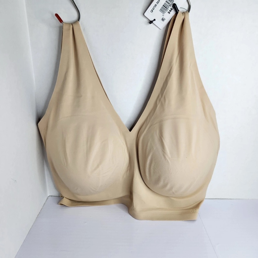 Calvin Klein Invisibles Bralette XL Nude Lightly Lined V-Neck Wireless QF4708